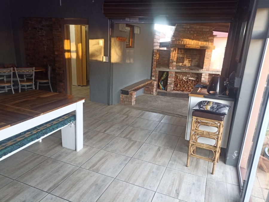 4 Bedroom Property for Sale in Heiderand Western Cape